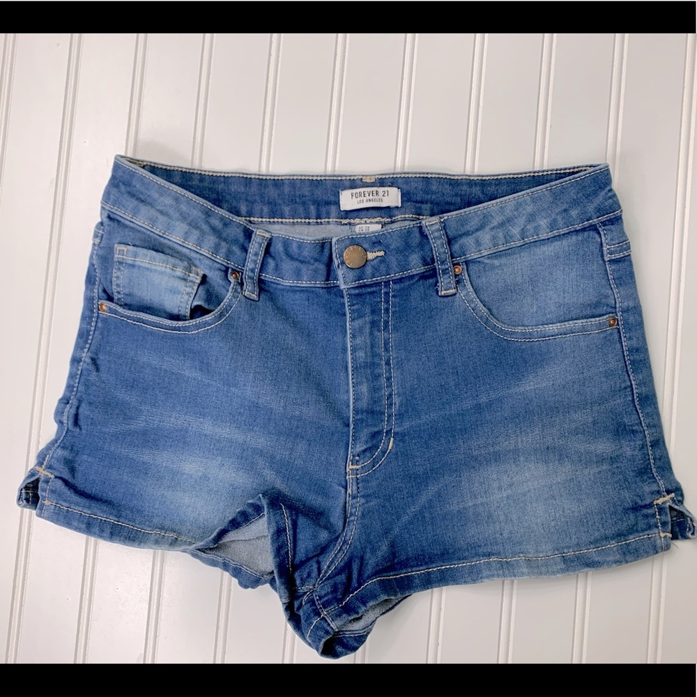 Forever 21 jean shorts. Size 29